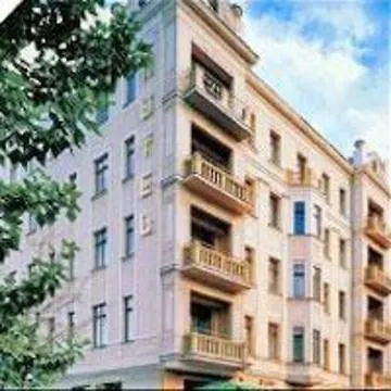 Praski Hotel 2*